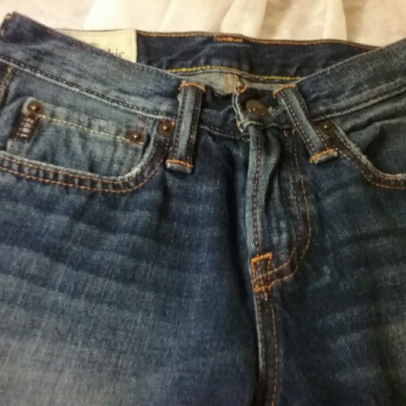 The A&F Classic Straight Jeans - Picture 3 of 6